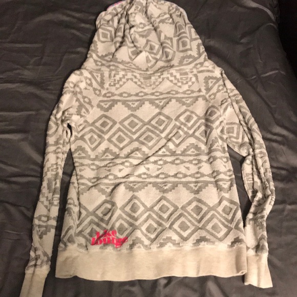 Light gray and medium gray Aztec sweater 💖 - Picture 4 of 5